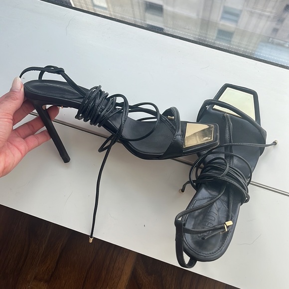 Schutz Vikki Sandal - Picture 4 of 7